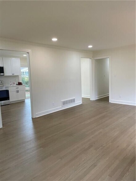 Building Photo - 475 Maxwell Rd