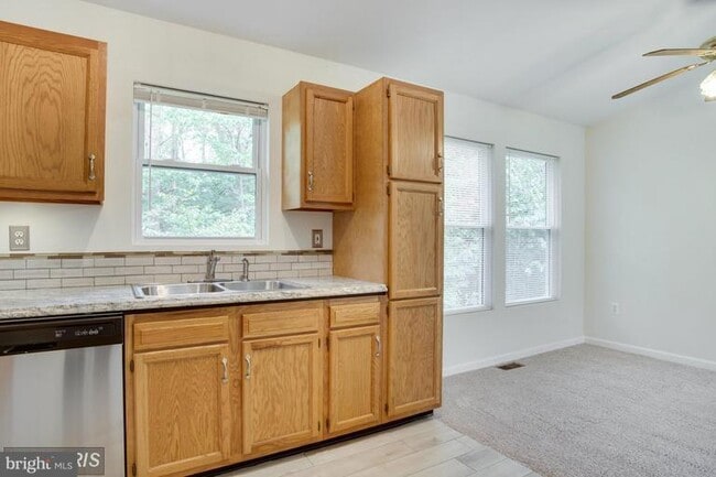 Building Photo - 591 Evergreen Ct