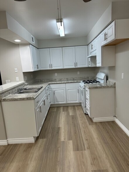 Building Photo - 14731 Erwin St