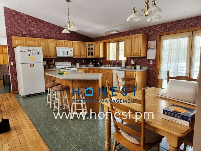 Building Photo - 12 Joey Ln