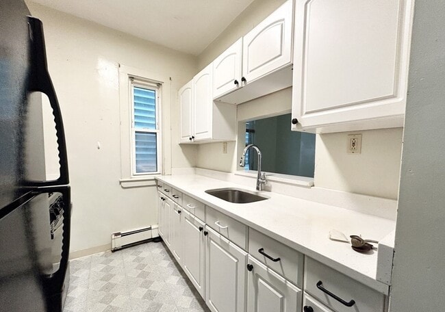 Building Photo - 96 E Cottage St