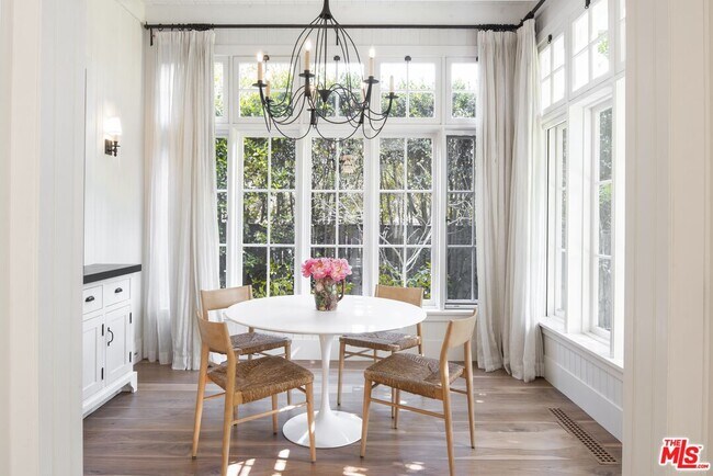 Building Photo - 6763 Zumirez Dr