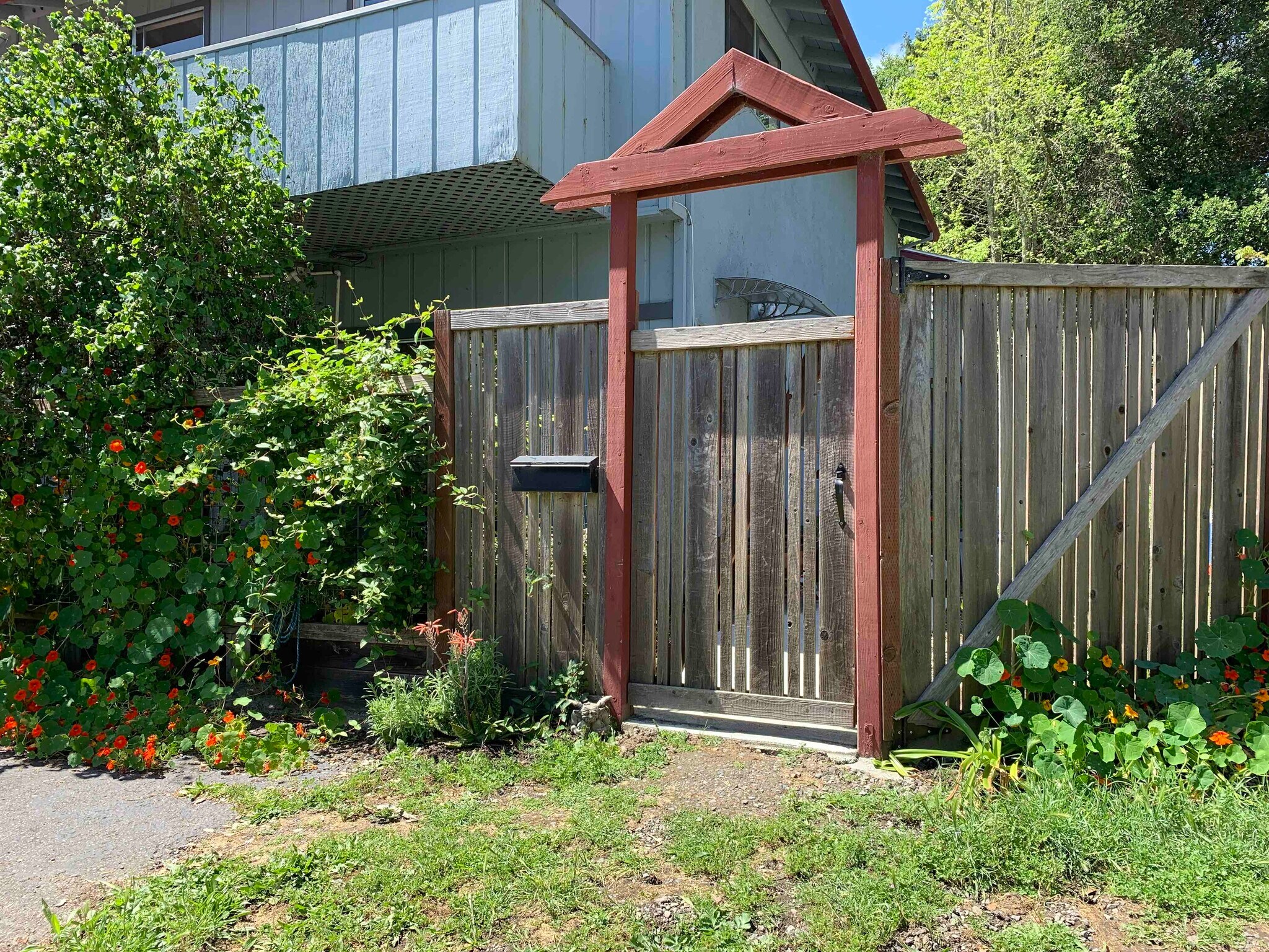 Building Photo - 945 Midpine Way