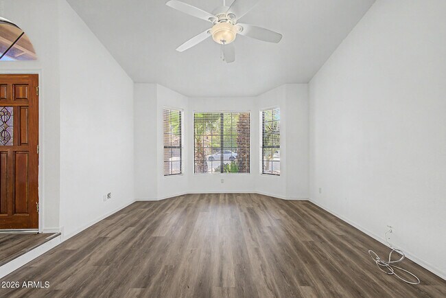 Building Photo - 3103 N Meadow Ln