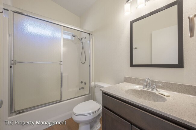 Building Photo - 3bd/2bath Home with a view!!