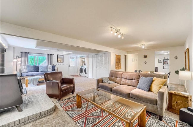 Building Photo - Cozy Arvada Downstairs Duplex Available Now!