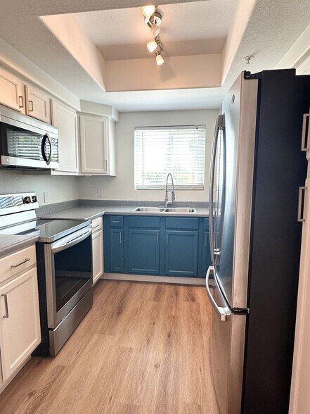 Kitchen - 750 E Northern Ave