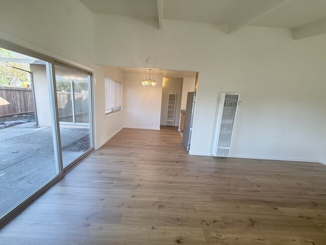 Building Photo - 4710 Cutting Cir