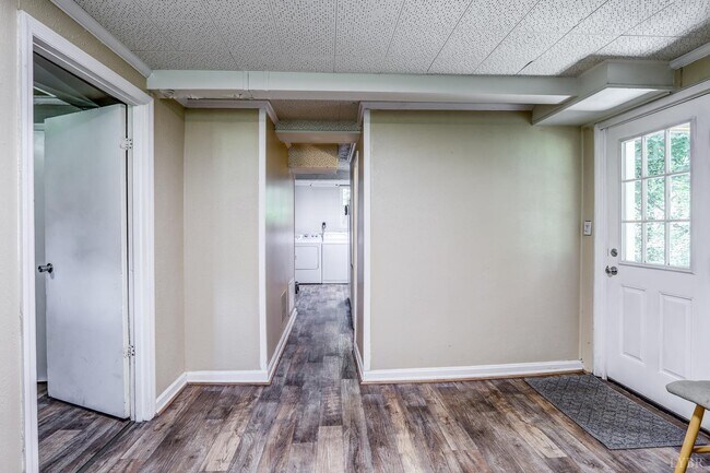 Building Photo - 4605 Greenwood Dr