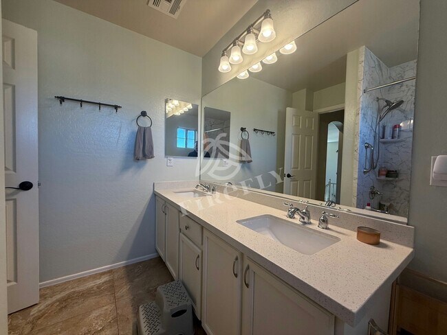 Building Photo - 6509R West Red Fox Road
