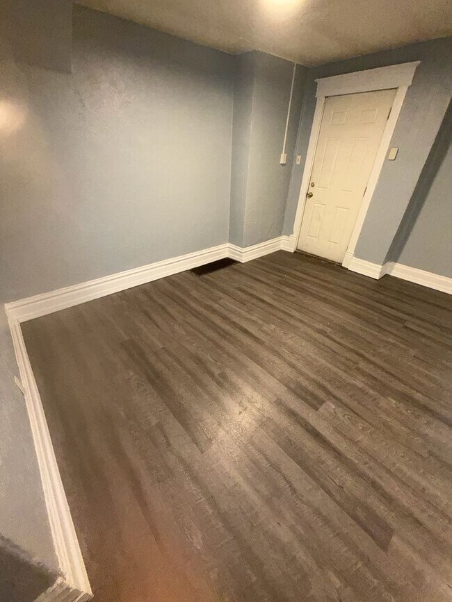 Building Photo - 736 Lawndale Ave