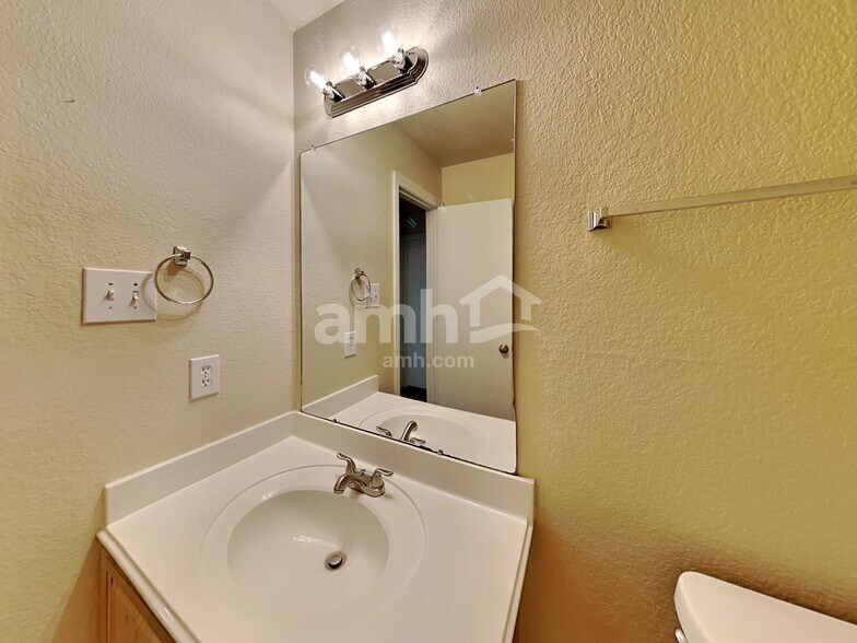 Building Photo - 270 Adobe Terrace S