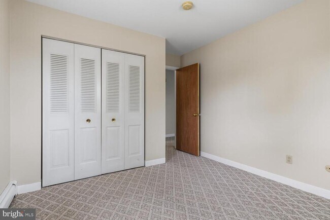 Building Photo - 429 Edgemont Ave