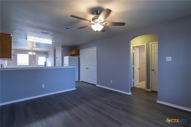 Building Photo - 3409 Toledo Dr
