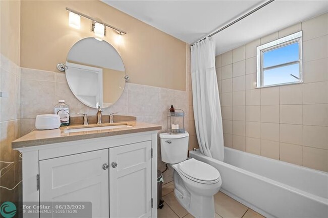 Building Photo - 8745 SW 137th Ave