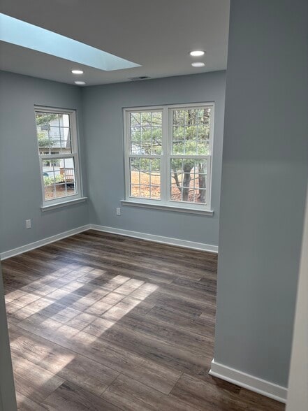 Building Photo - 1304 Diamond Dr