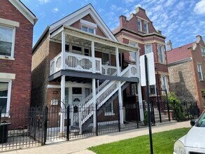 Building Photo - 2620 S Sawyer Ave