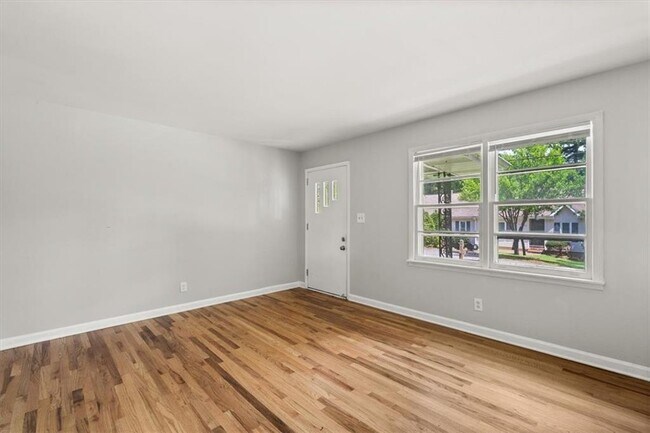 Building Photo - 190 Opal Dr