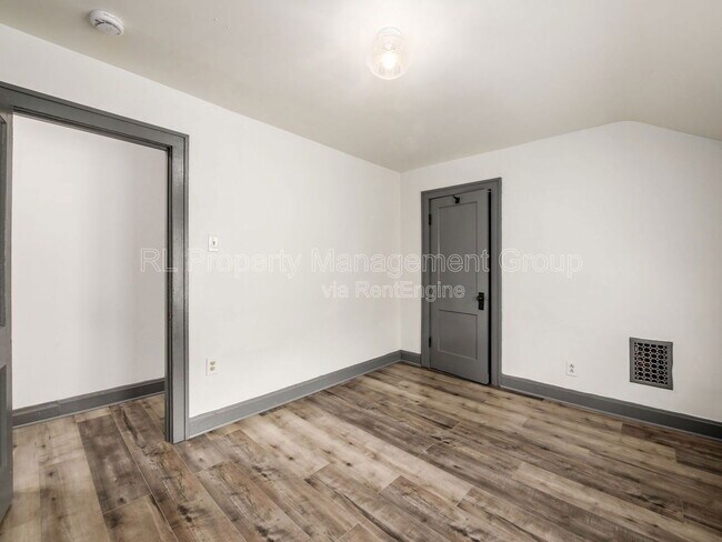 Building Photo - 439 Eldridge Ave