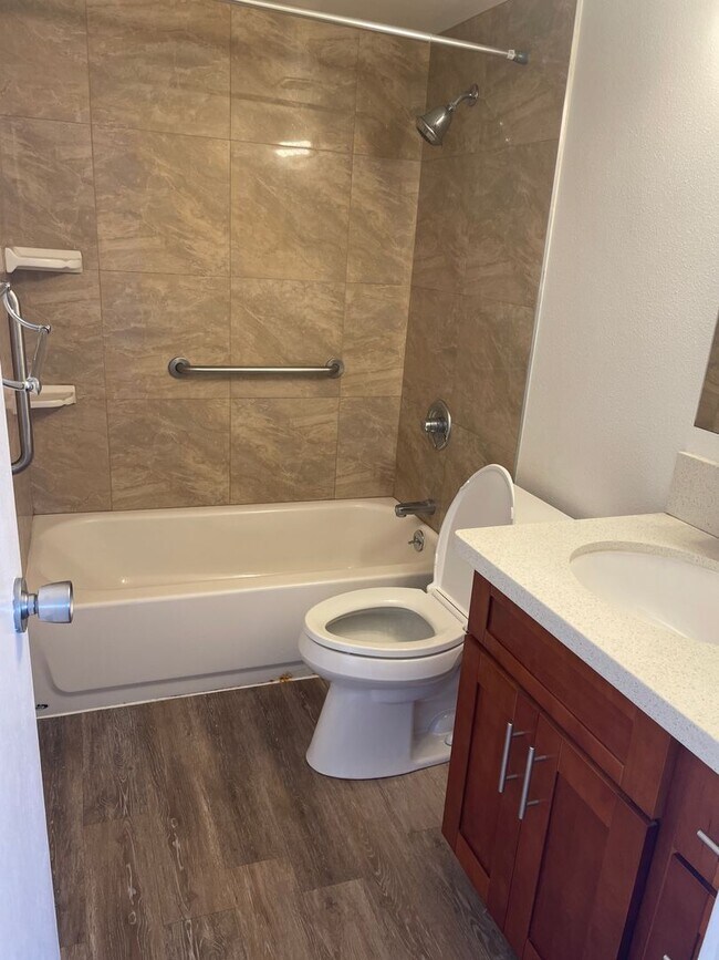 Building Photo - Victoria Plaza - Makiki/Punchbowl - 2/2/1 ...