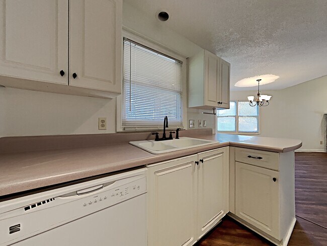 Building Photo - 3705 Stoneridge Drive