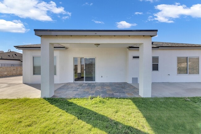 Building Photo - 657 Bariloche Dr