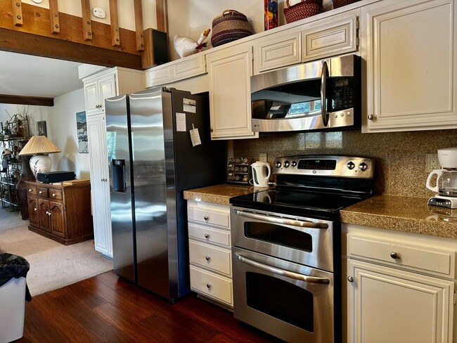 Building Photo - Stunning 3-Bedroom + Loft, 2.5-Bathroom Retreat in Snowcreek – $6,500/Month + Utilities