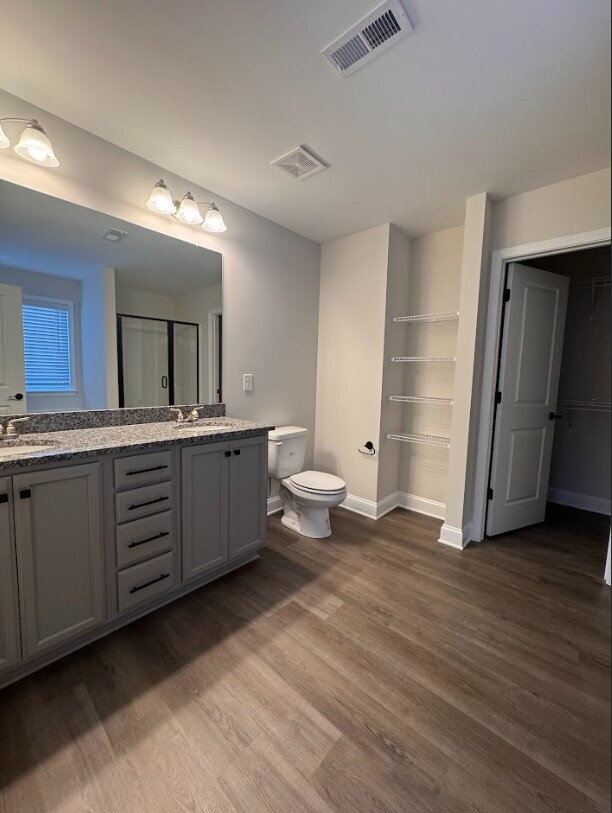 Building Photo - Sign a 12-month lease now and receive the ...