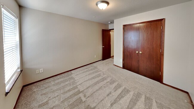 Building Photo - Nice 3 Bedroom 2 Bathroom Home with Storm Shelter and Office!