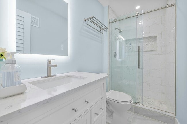 Building Photo - 3203 Page Ave