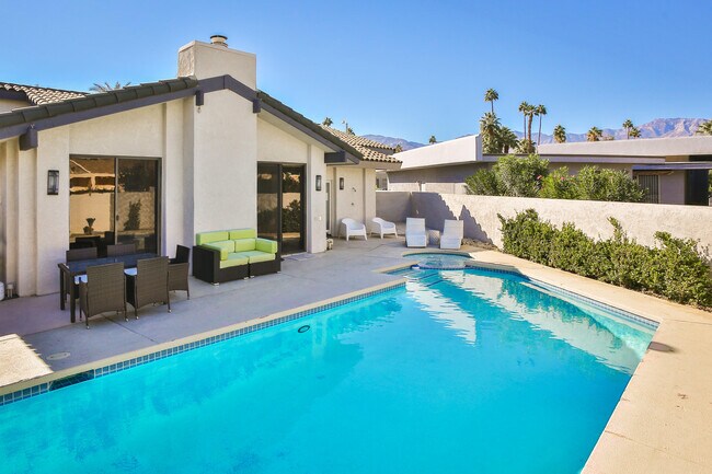 Building Photo - 37723 Peacock Cir