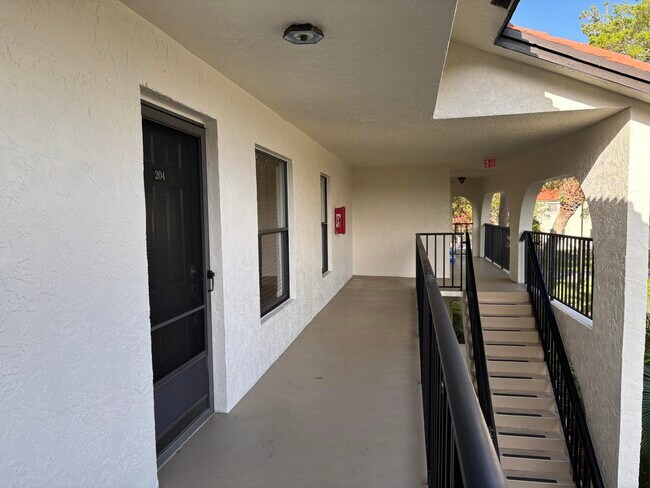 Building Photo - 3 Vía De Casas Sur