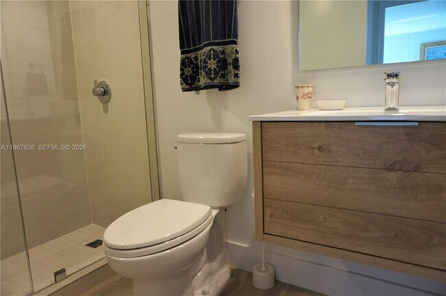 Building Photo - 210 Seaview Dr