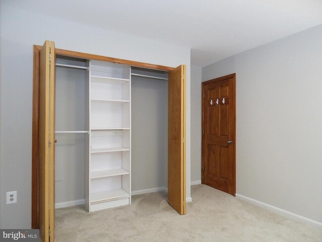 Building Photo - 3013 Hickory Grove Ct