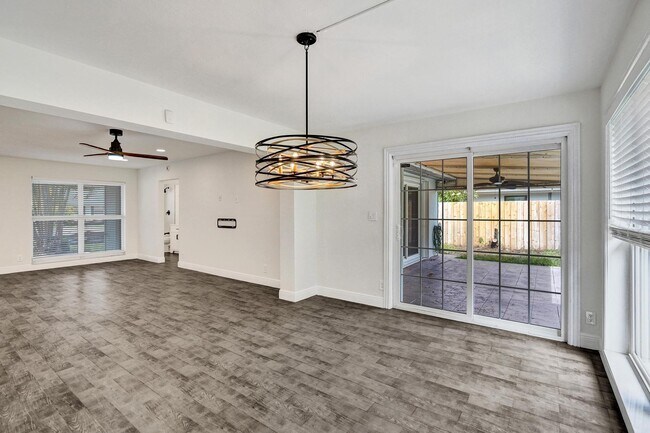 Building Photo - 618 Lindell Blvd