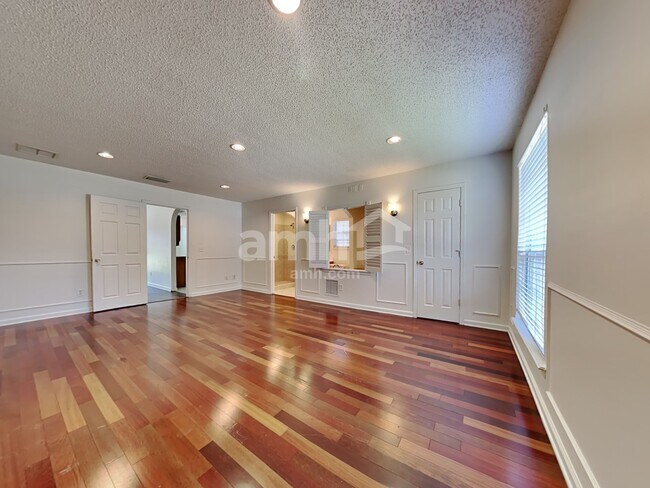 Building Photo - 7212 Glendyne Dr S