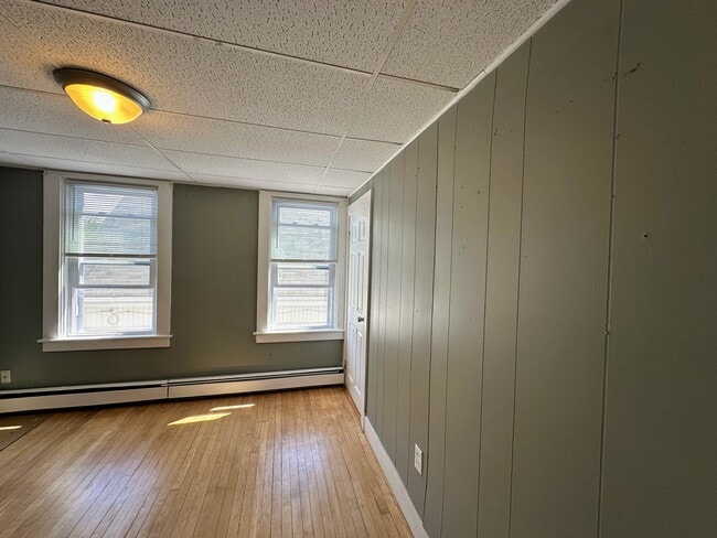 Building Photo - 92 Peirce St.