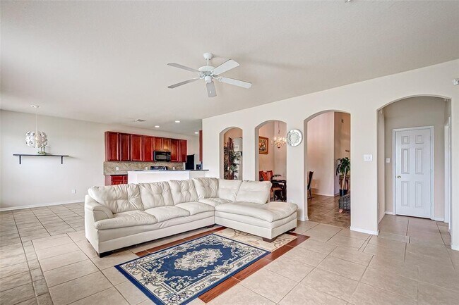 Building Photo - 15131 Live Oak Bend Way