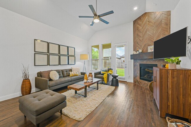 Building Photo - Colleyville ISD in Glade Parks Community!