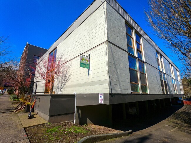 Stewart Apartments - Portland Oregon - The Stewart