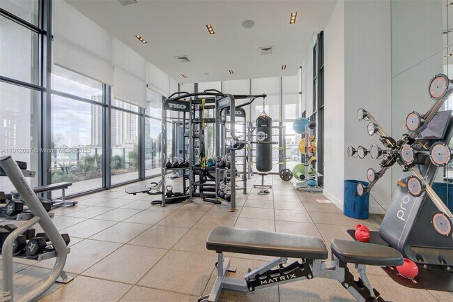 Building Photo - 1600 NE 1st Ave