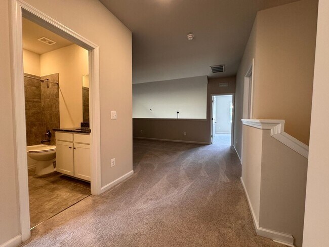 Building Photo - 3672 Isaac Cir