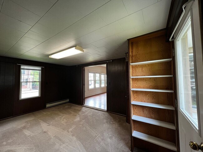 Building Photo - Beautiful 4 Bedroom 1.5 Bath in Marietta !