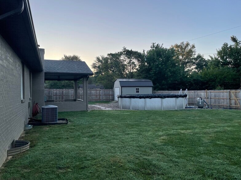 Building Photo - 8733 Hanover Dr