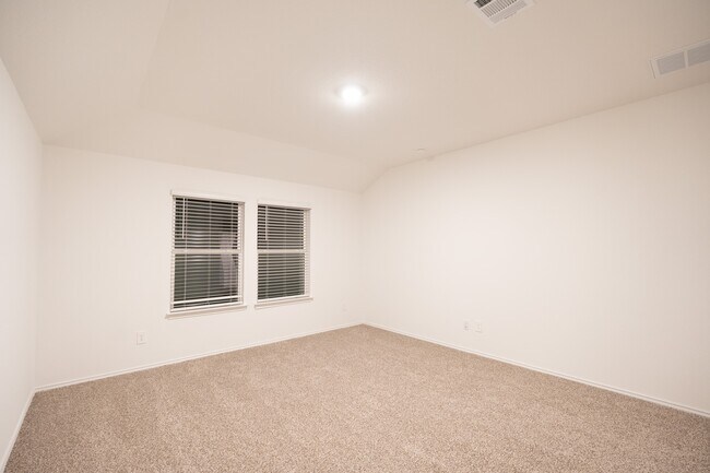 Building Photo - 14914 Timber Pnes Dr