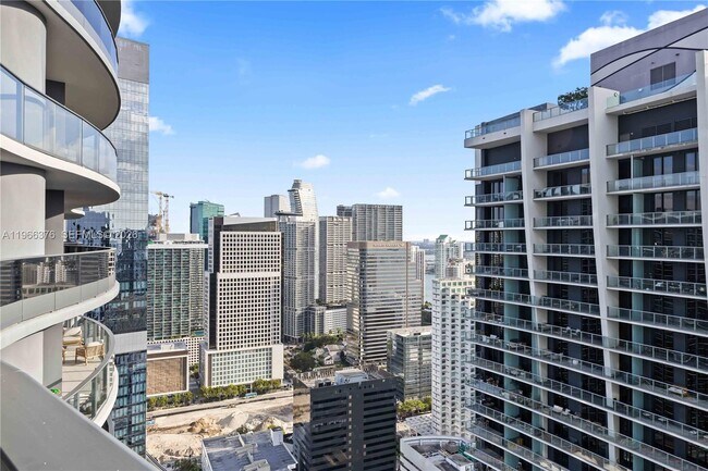 Building Photo - 1000 Brickell Plaza