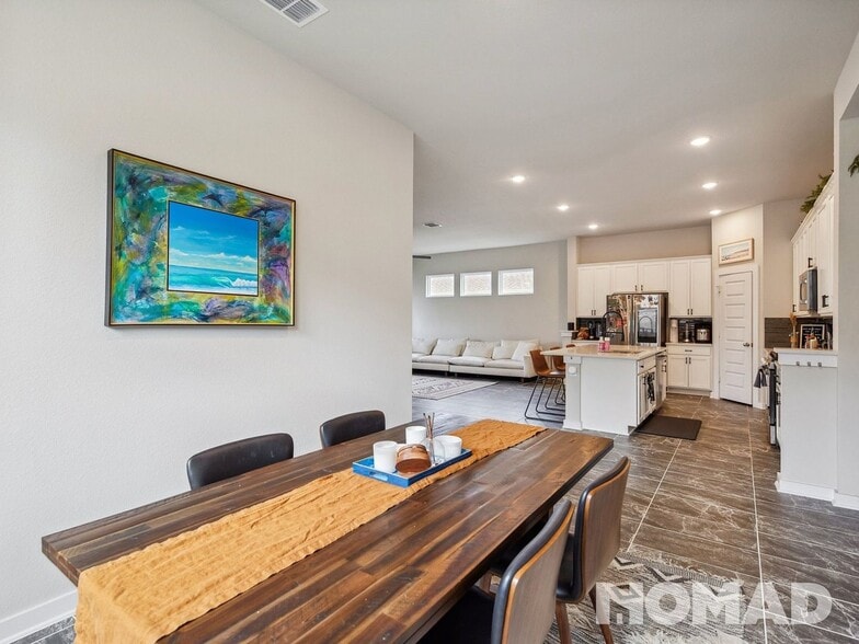 Building Photo - 1953 Colonial Ave