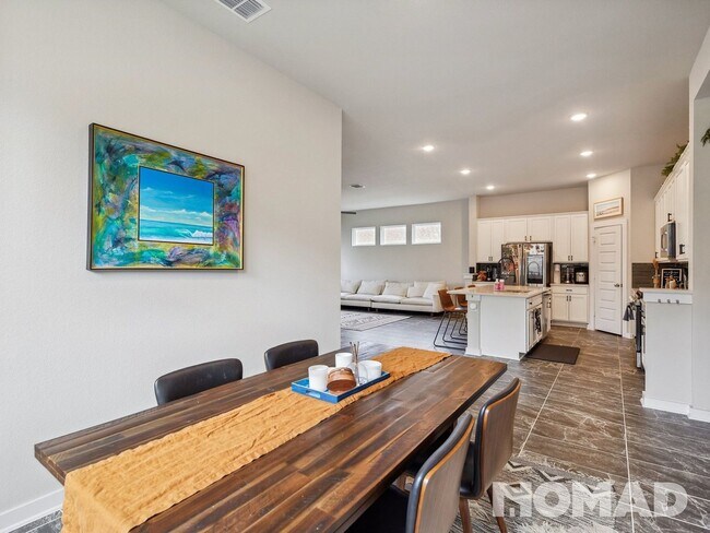 Building Photo - Updated 4-Bed, 3-Bath Home in Creekside – ...