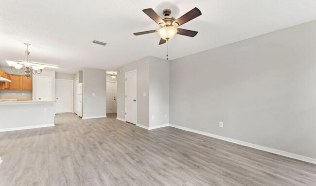 Building Photo - 2/2.5 Townhome with garage