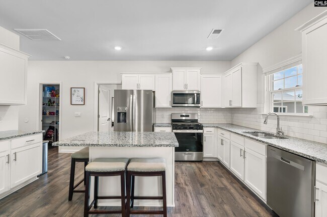 Building Photo - 810 Marigold Ln